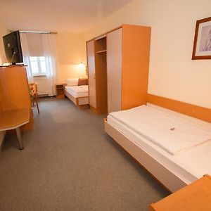 Zimmer mit zwei Einzelbetten